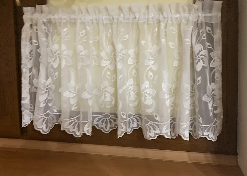 zazdrostka haftowana woal